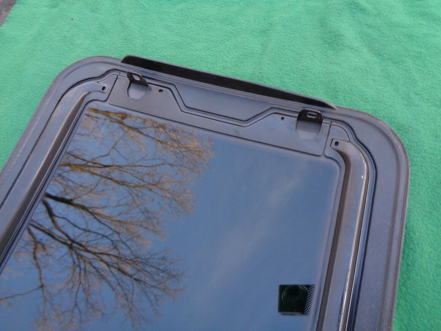 2010 - 2014 HYUNDAI SONATA OEM SUNROOF GLASS NO ACCIDENT FREE SHIPPING! - RarePartsFinder.Com