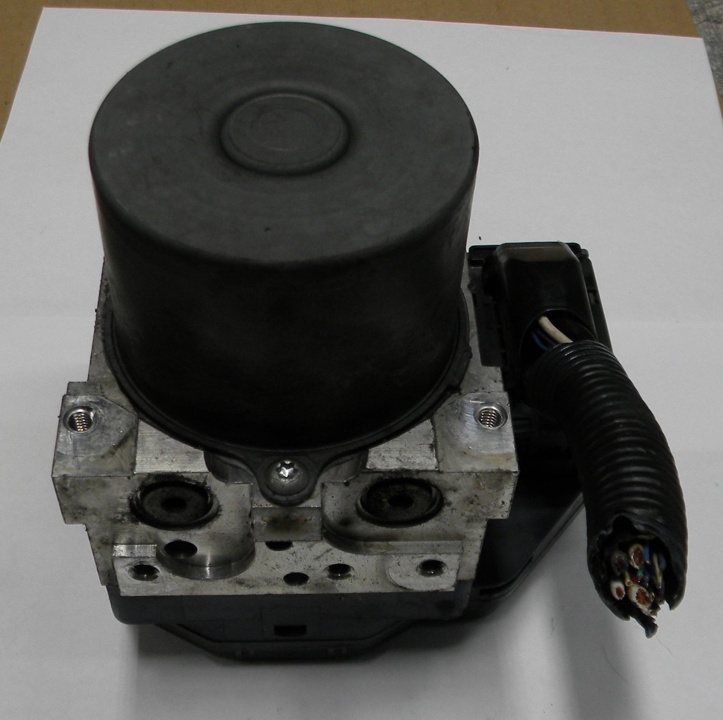2015 Toyota RAV4 ABS Anti-Lock Brake Pump Control 44540-0R132  89541-0R052  M13