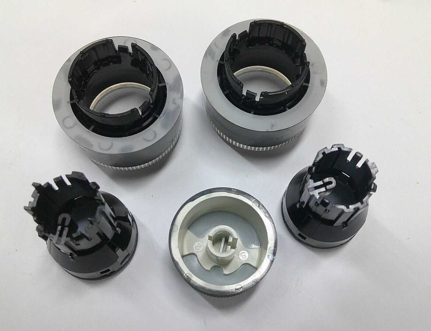 2005 - 2010 HONDA ODYSSEY STEREO RADIO TUNER KNOB SET FREE SHIPPING! - RarePartsFinder.Com