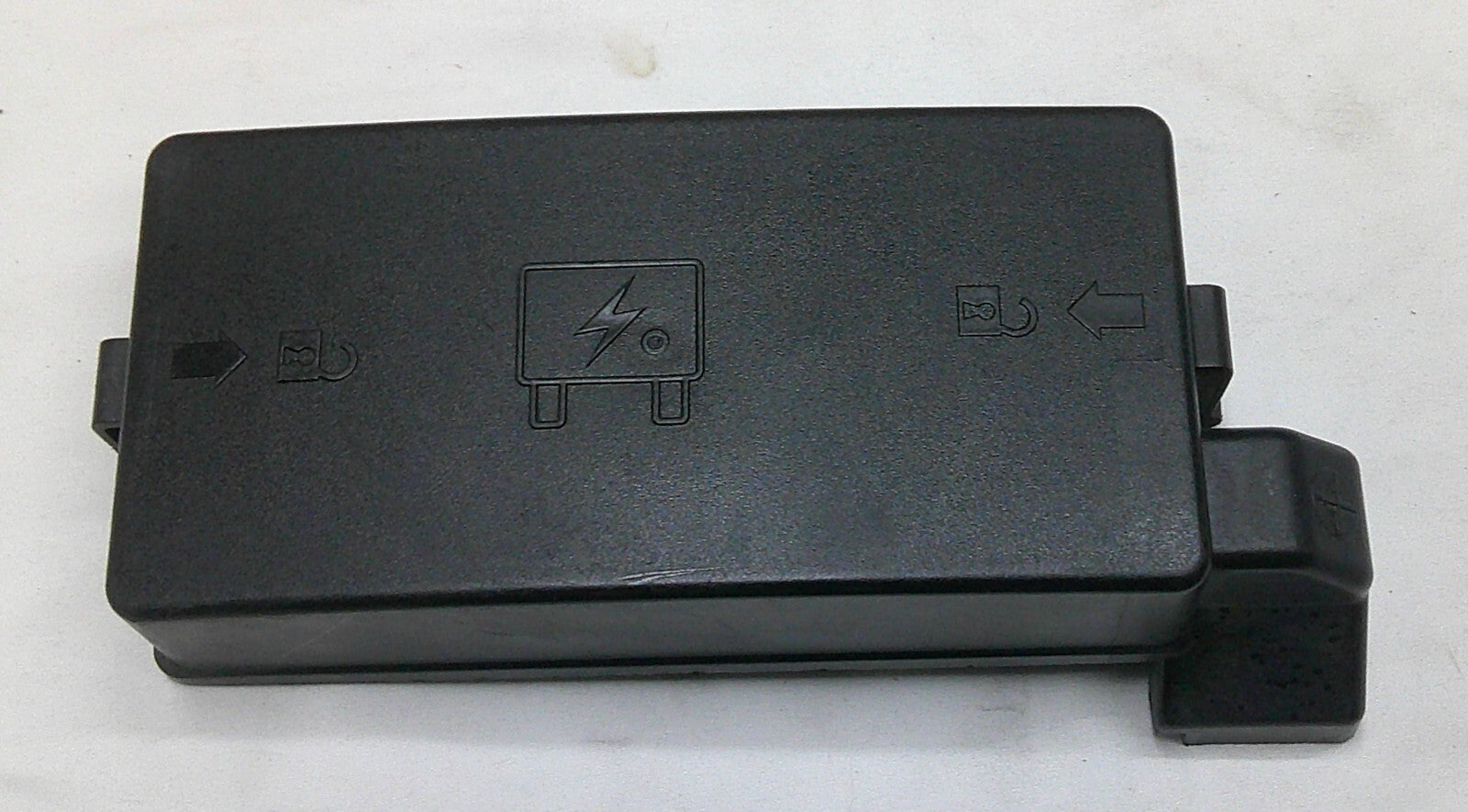 2005 Chevy Equinox Engine Fuse Relay Box Cover Lid Cap Only OEM R2