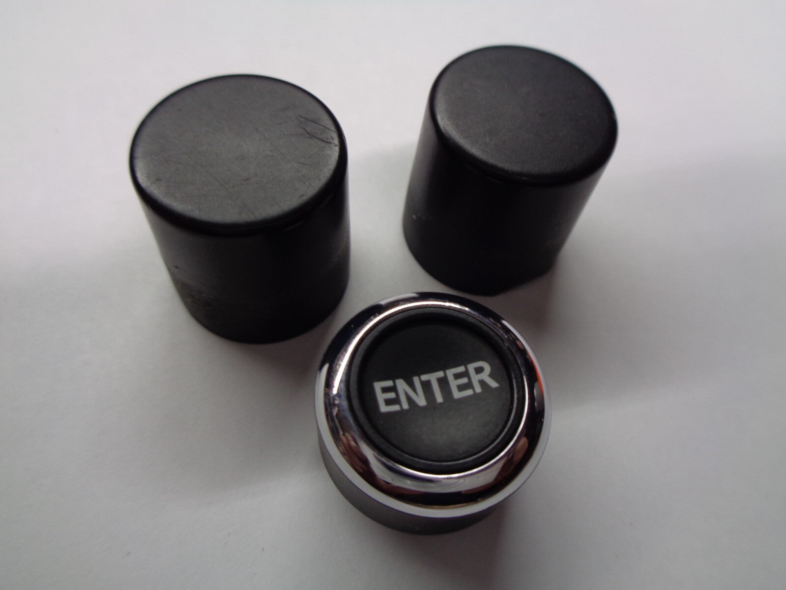 04 05 06 07 NISSAN MURANO RADIO STEREO CONTROL TUNER KNOB SET OEM 27560-CA100 - RarePartsFinder.Com