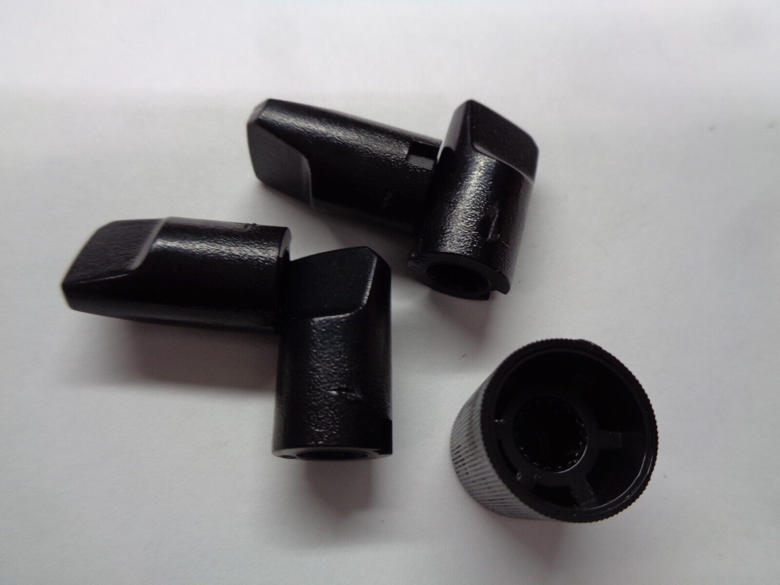 1993  MERCURY COUGAR STEREO TUNER RADIO KNOB SET OEM FACTORY FREE SHIPPING!