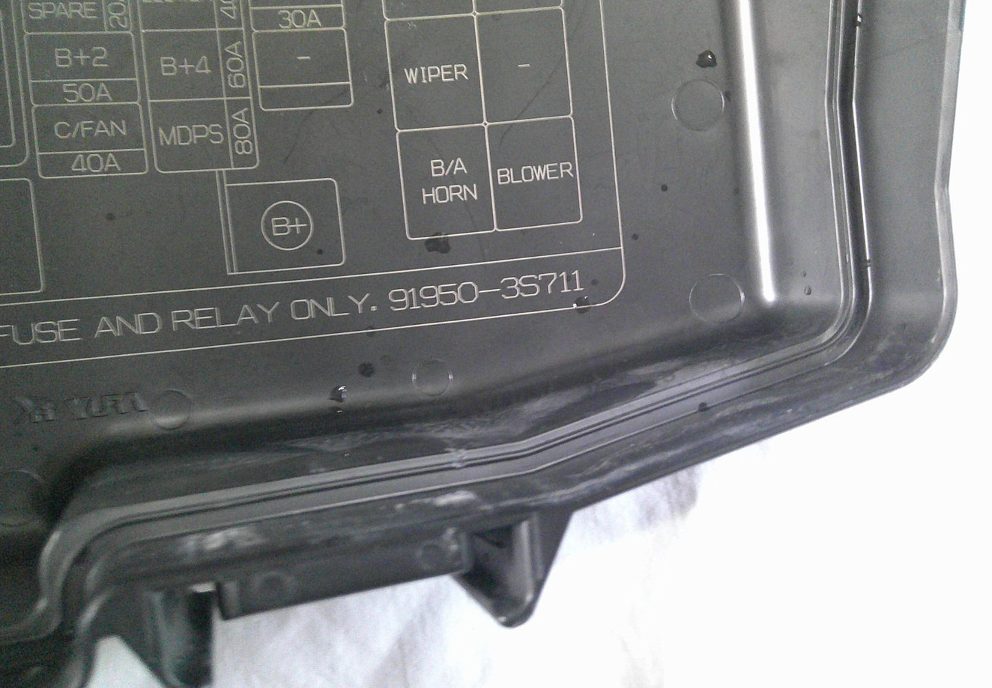 09 - 14 Hyundai Sonata Engine Compartment Relay Fuse Cover Lid 91950-3S711 R2