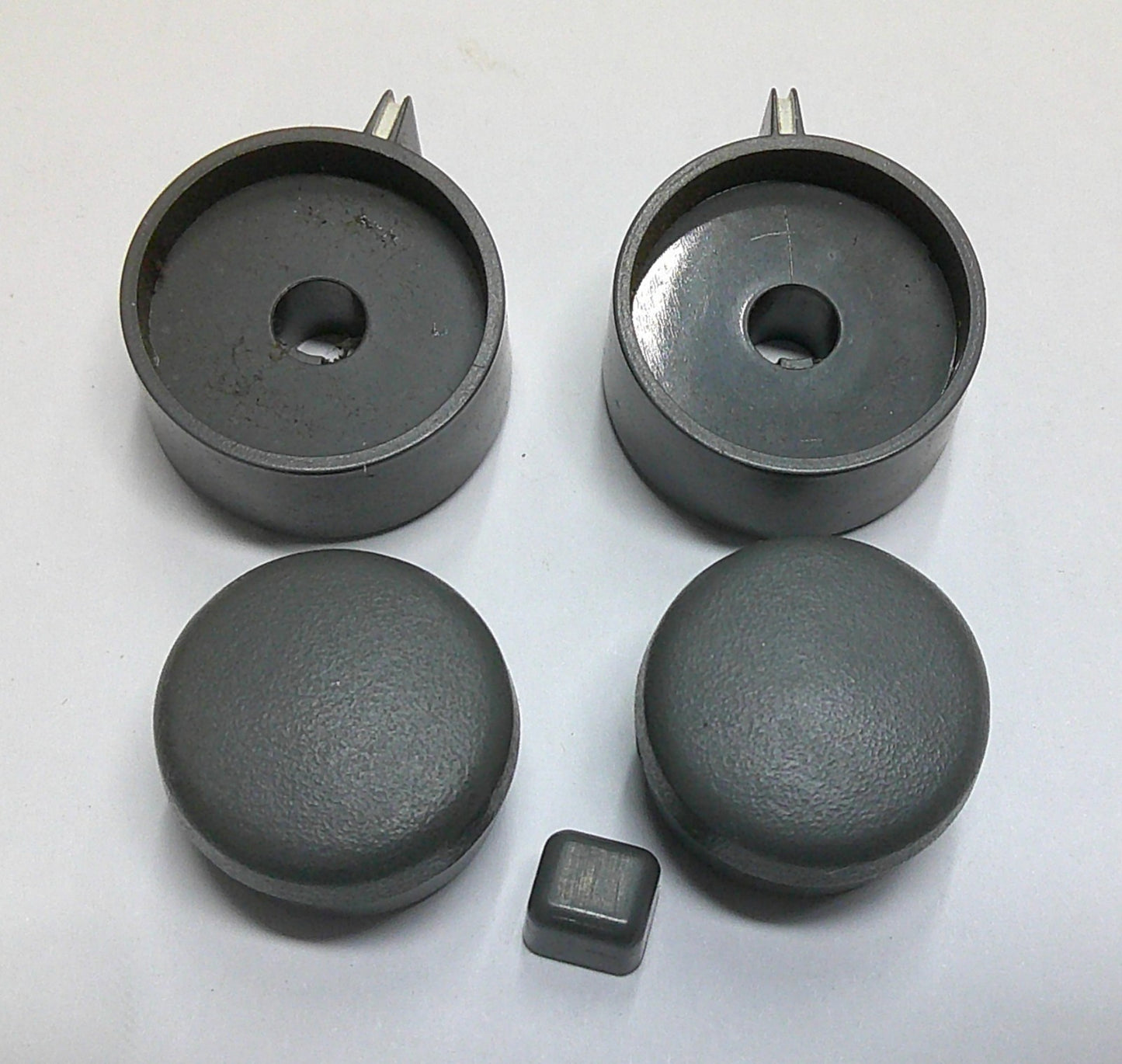 1987 PONTIAC FIERO MISC RADIO STEREO TUNER VOLUME CONTROL KNOBS OEM
