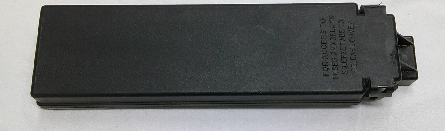 2004 - 2009 DODGE DURANGO FUSE RELAY COVER LID  B2