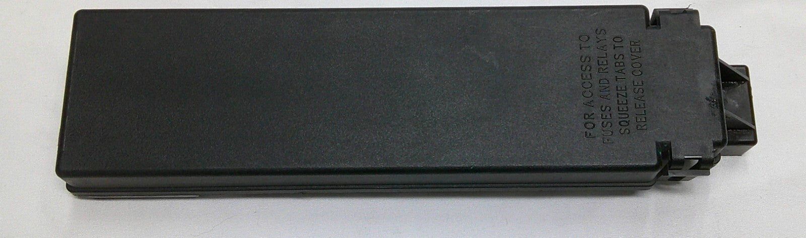 2004 - 2009 DODGE DURANGO FUSE RELAY COVER LID  B2
