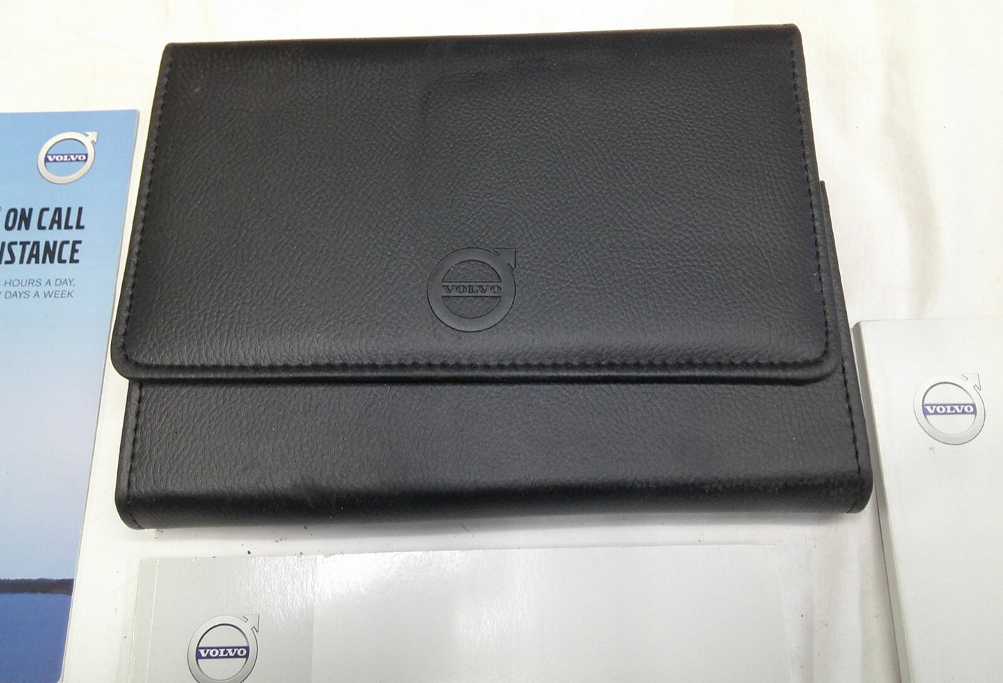 2016 VOLVO XC60 OWNERS MANUAL SET WITH CASE OEM FREE SHIPPING!