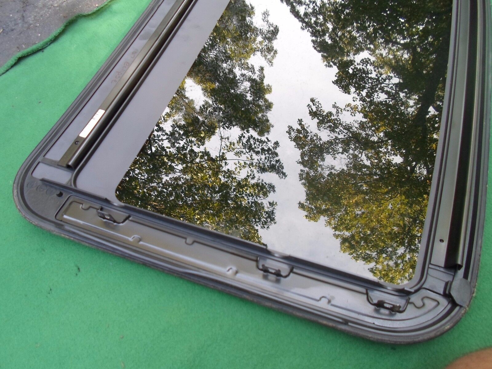 2008 MITSUBISHI ECLIPSE YEAR SPECIFIC OEM FACTORY SUNROOF GLASS FREE SHIPPING! - RarePartsFinder.Com