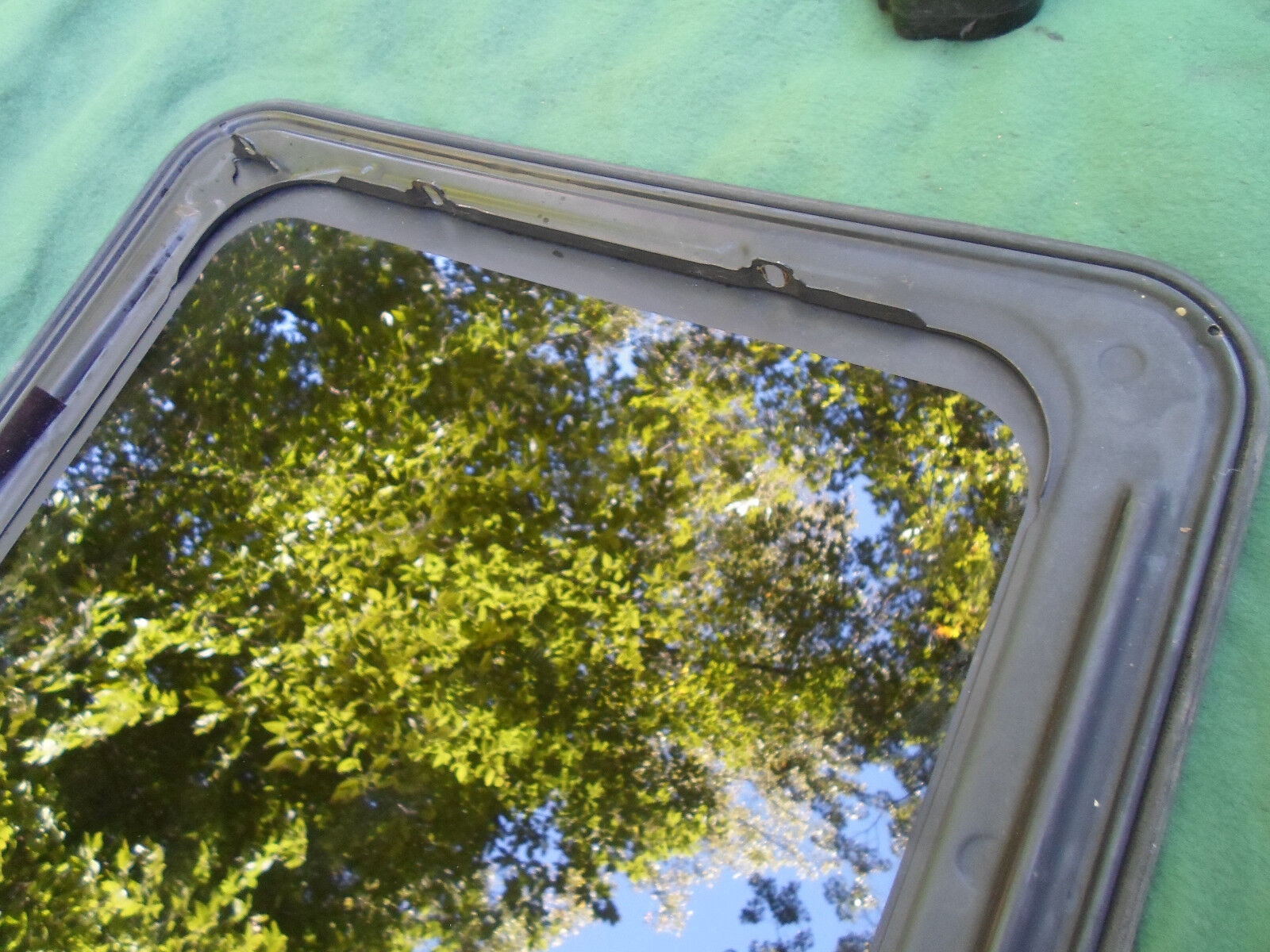 2009 BUICK LACROSSE YEAR SPECIFIC SUNROOF GLASS NO ACCIDENT OEM FREE SHIPPING! - RarePartsFinder.Com