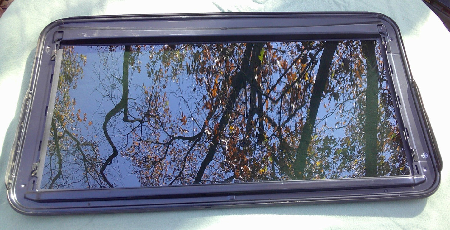 2005 LEXUS LS430 YEAR SPECIFIC OEM SUNROOF GLASS PANEL NO ACCIDENT!  FREE SHIP