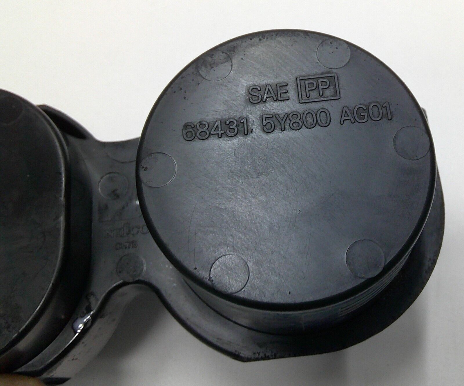 00-02 Nissan Maxima Center Console Cup Holder Insert 68431-5Y800-AG01 OEM R1