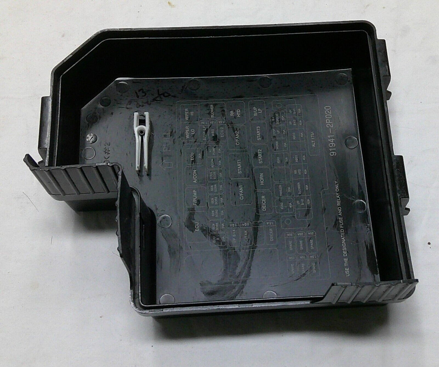 11 - 13 Kia Sorento Fusebox Fuse Box Relay Module Cover Lid OEM 91941-2P020 R1 - RarePartsFinder.Com
