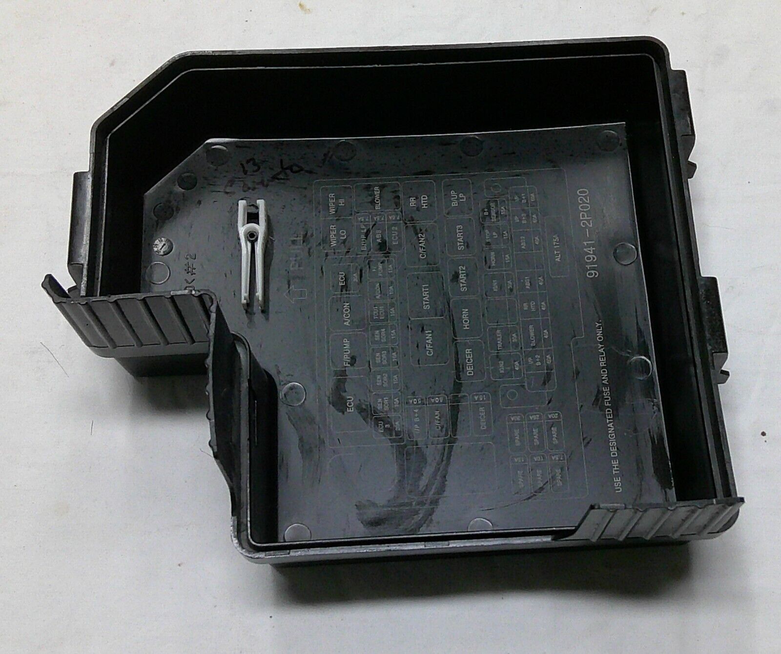 11 - 13 Kia Sorento Fusebox Fuse Box Relay Module Cover Lid OEM 91941-2P020 R1 - RarePartsFinder.Com