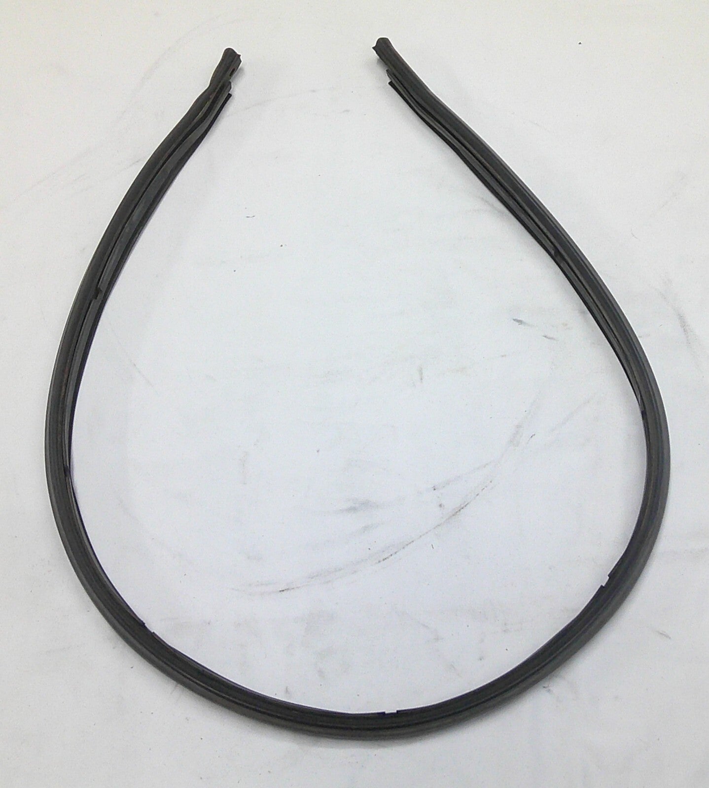 2007 - 2012 GMC Acadia Cowel Engine Compartment Weatherstrip 25844425 W7 - RarePartsFinder.Com