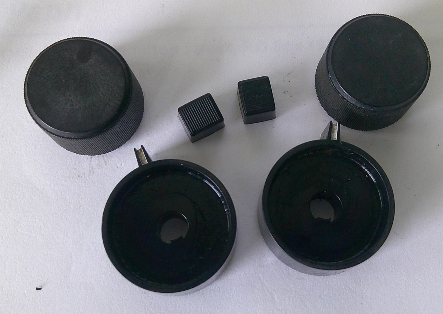 1991 CHEVROLET S-10 RADIO STEREO TUNER CONTROL KNOB SET OEM FREE SHIP