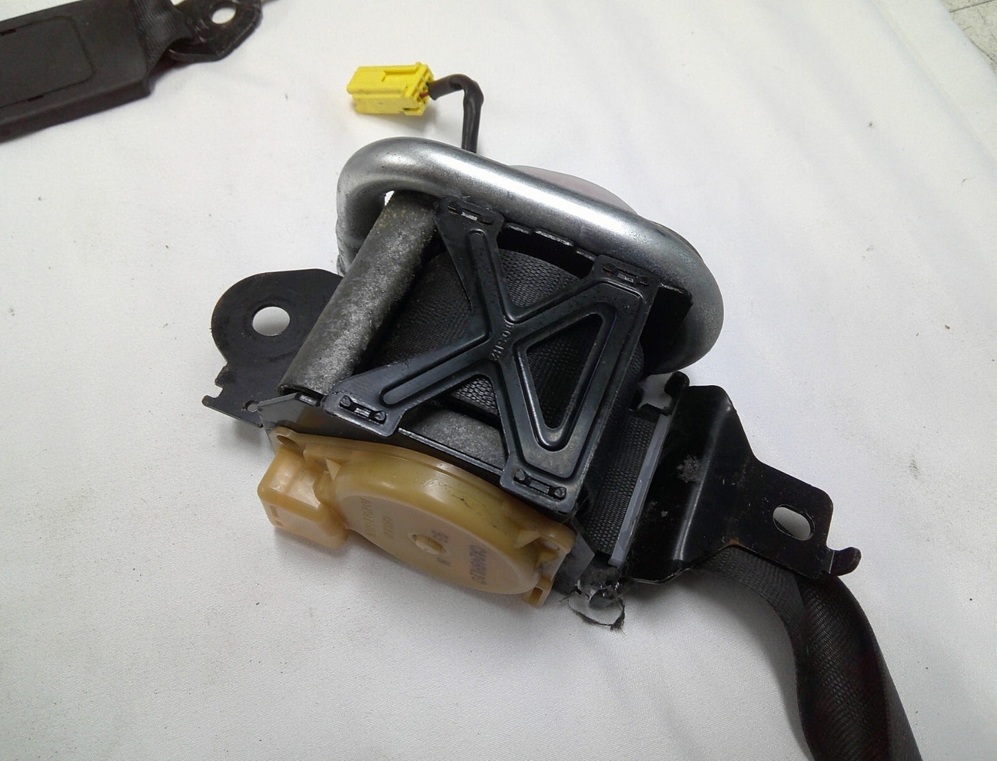 09 - 10 Acura TSX Sedan Front Left Driver Seat Belt Black OEM 04818-TL2-A00ZA