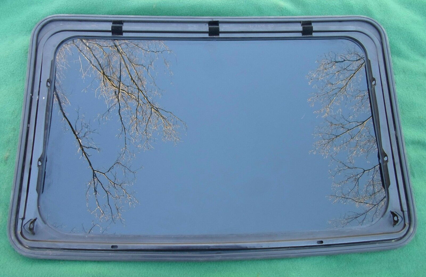2005 PONTIAC SUNFIRE OEM  YEAR SPECIFIC SUNROOF GLASS PANEL OEM FREE SHIPPING!