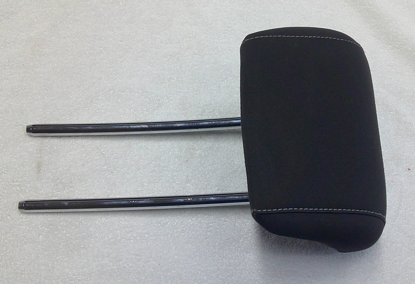 13 - 16 FORD ESCAPE REAR CENTER HEADREST HEAD REST BLACK CLOTH OEM FREE SHIP