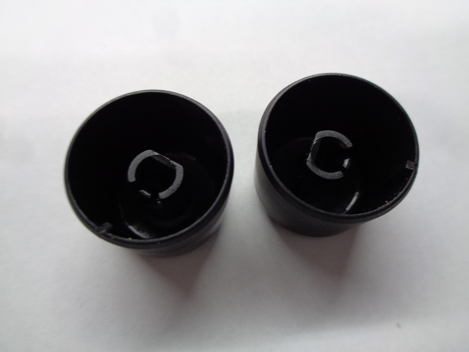 2003 2004 TOYOTA HIGHLANDER RADIO STEREO TUNER KNOB SET GENUINE OEM - RarePartsFinder.Com