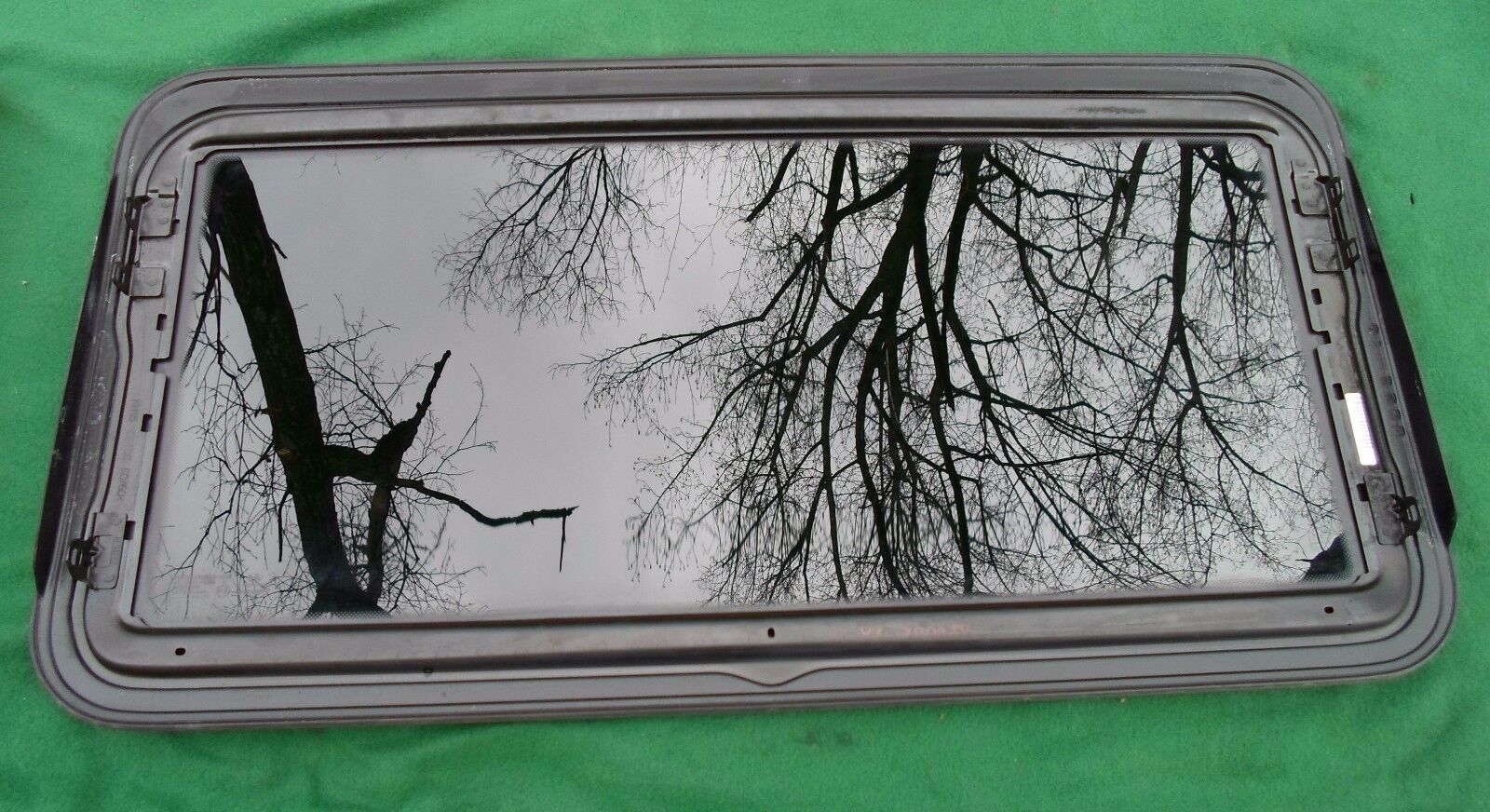 2009 YEAR SPECIFIC HYUNDAI SONATA OEM  FACTORY SUNROOF GLASS FREE SHIPPING! - RarePartsFinder.Com