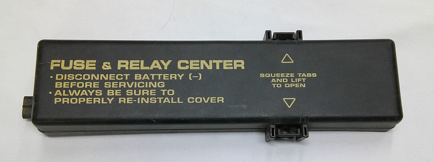 1999 CHRYSLER LHS FUSE RELAY COVER LID 04760134AB  B2