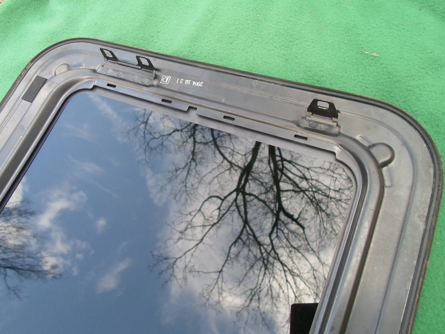 2009 HYUNDAI TUCSON YEAR SPECIFIC SUNROOF GLASS PANEL OEM FACTORY FREE SHIPPING! - RarePartsFinder.Com