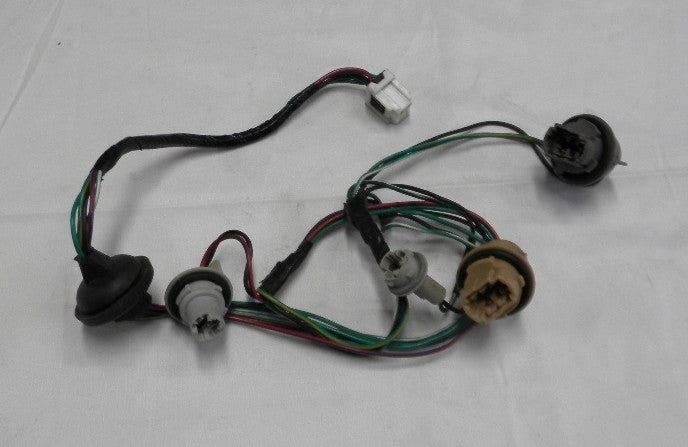 04 - 05 NISSAN MAXIMA TAIL LIGHT WIRE HARNESS LEFT OR RIGHT OEM 24015-7Y000  A11