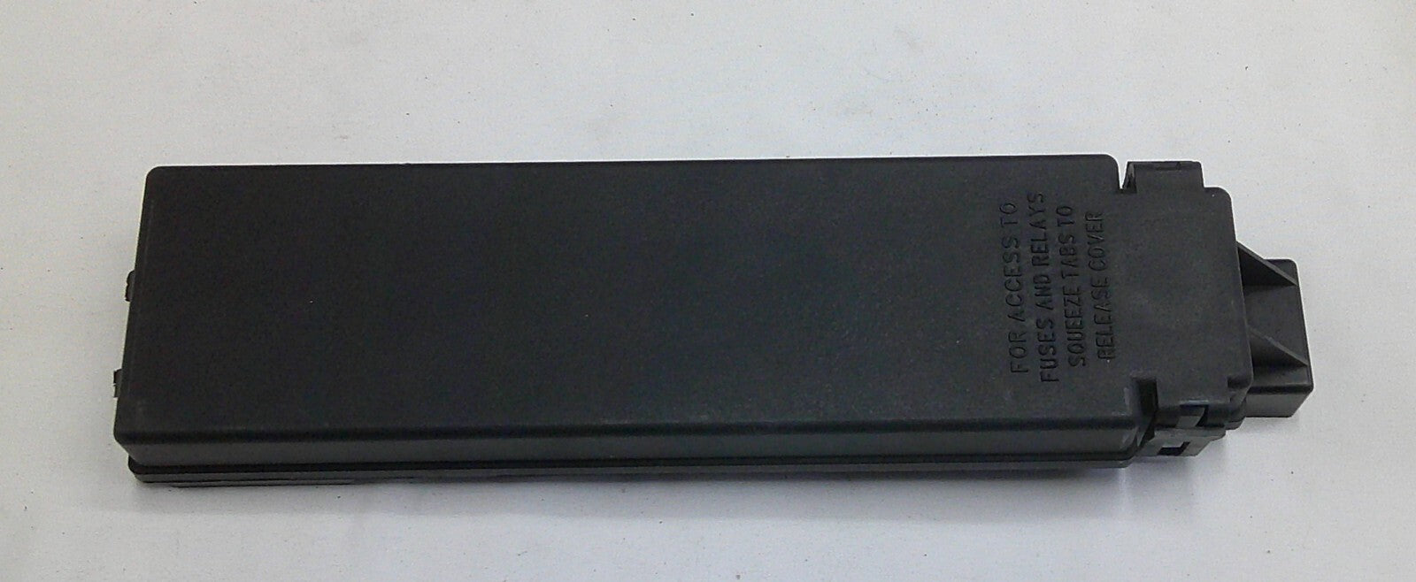 05 - 08 Jeep Grand Cherokee OEM Engine Compartment Fuse Relay Box Lid Cover B4 - RarePartsFinder.Com