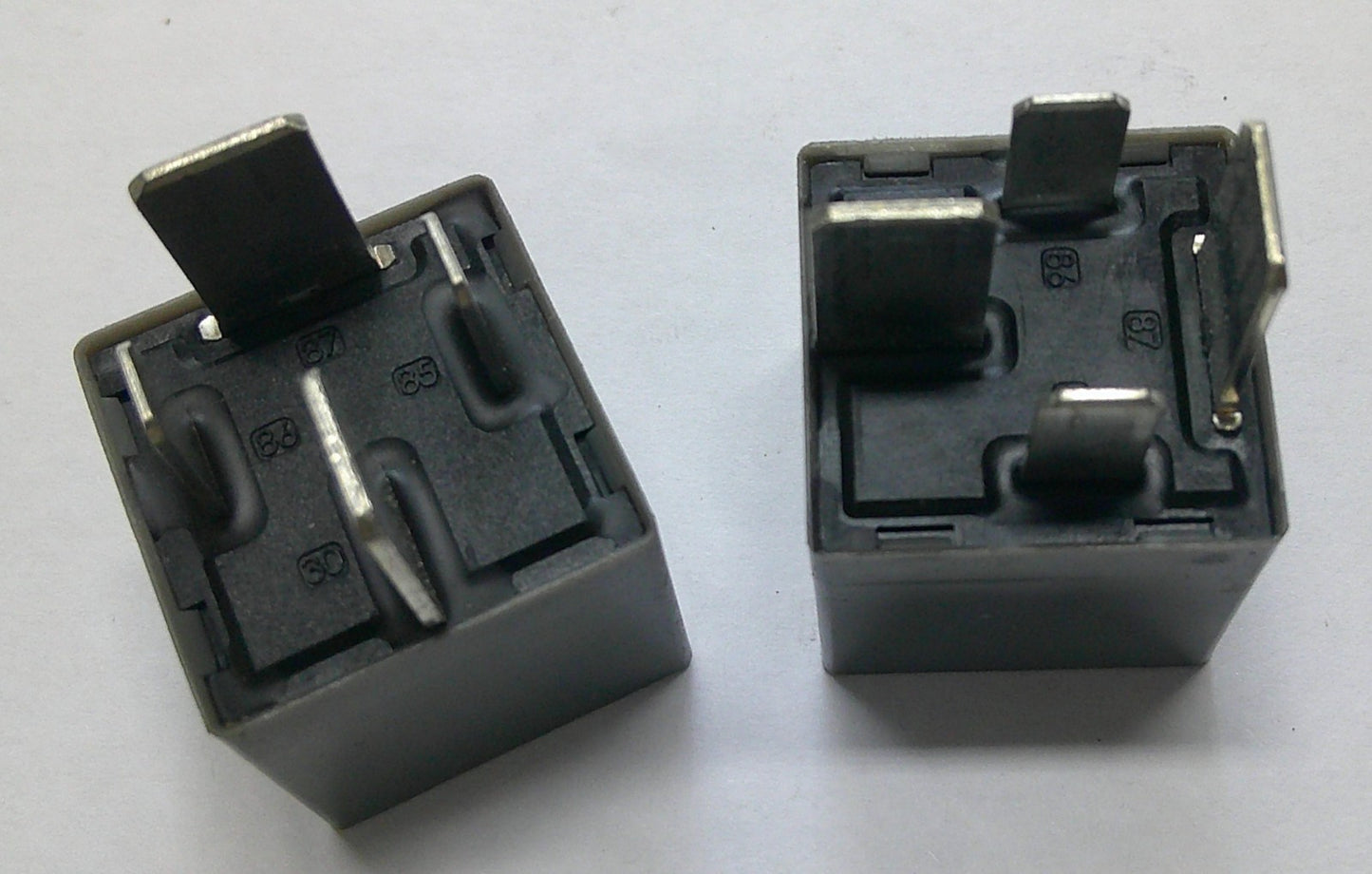 GM OEM 13306943  1193 2 PIECE RELAY SET  1 WARRANTY TESTED GM9
