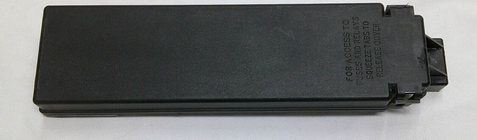 2004 - 2009 DODGE DURANGO FUSE RELAY COVER LID  B2 - RarePartsFinder.Com
