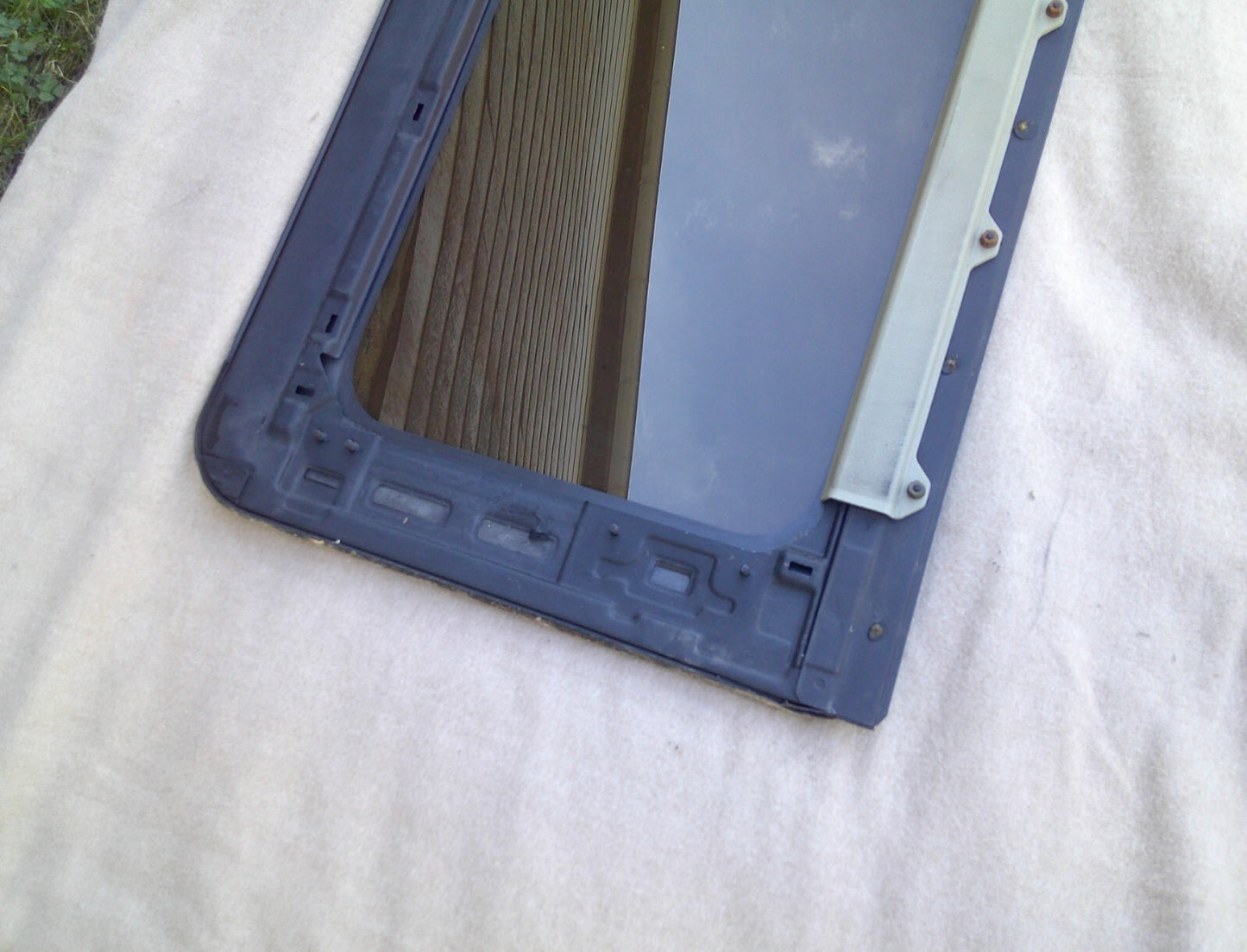 88 89 90 91 TOYOTA CAMRY OEM SUNROOF GLASS PANEL NO ACCIDENT FREE SHIPPING - RarePartsFinder.Com