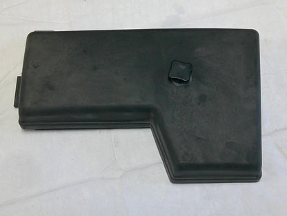 2005 - 2008 Mitsubishi Raider Fuse Relay Cover Lid 05175902AA B10