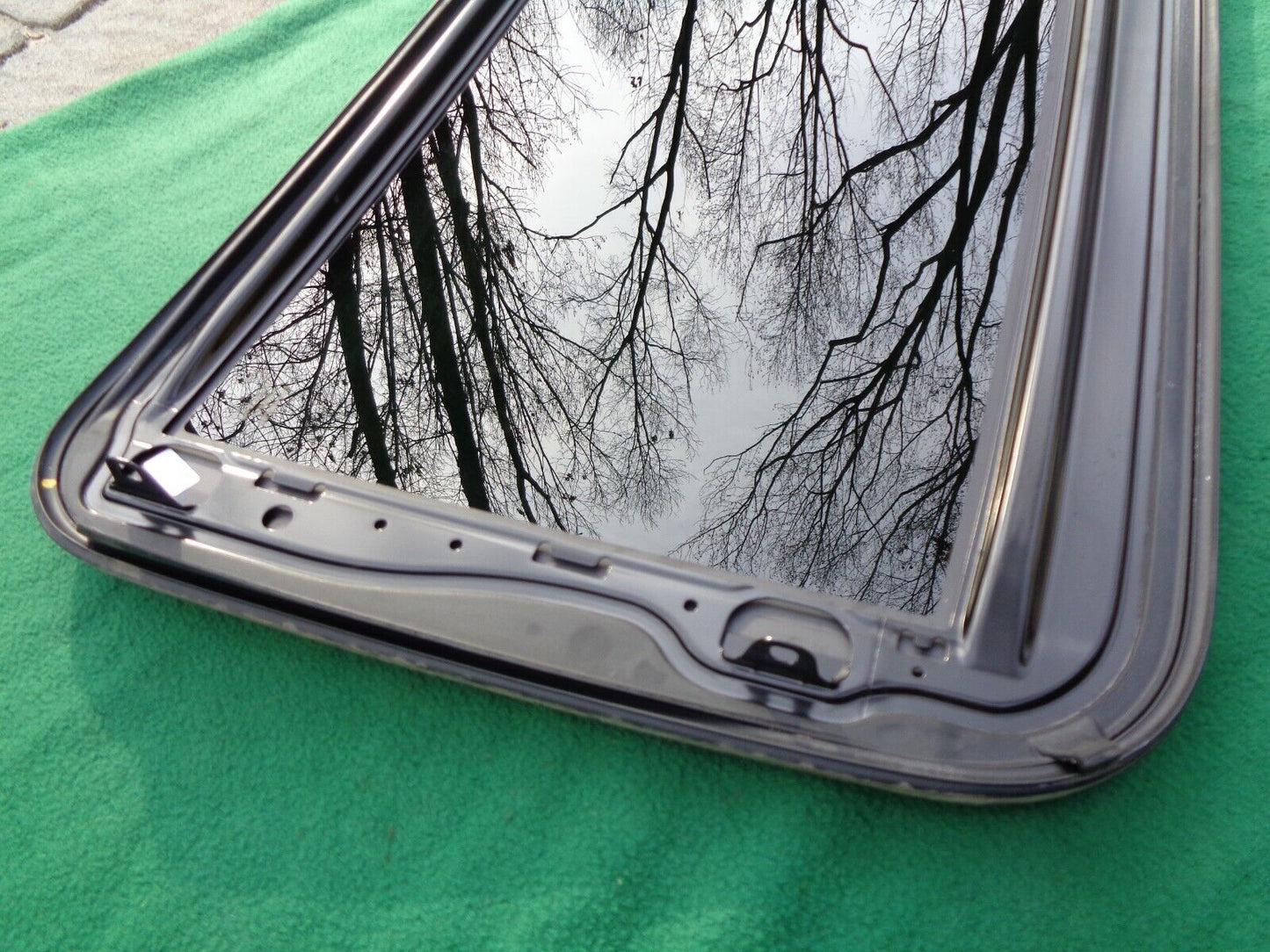 2017 SUBARU LEGACY SEDAN OEM YEAR SPECIFIC FACTORY SUNROOF GLASS  FREE SHIPPING - RarePartsFinder.Com