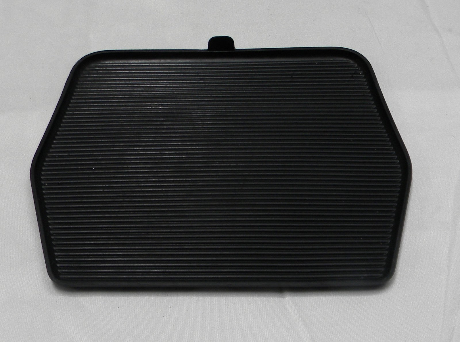 2008 -2012 ESCAPE MARINER CENTER CONSOLE RUBBER STORAGE MAT 8L84-78047A74-A  A20