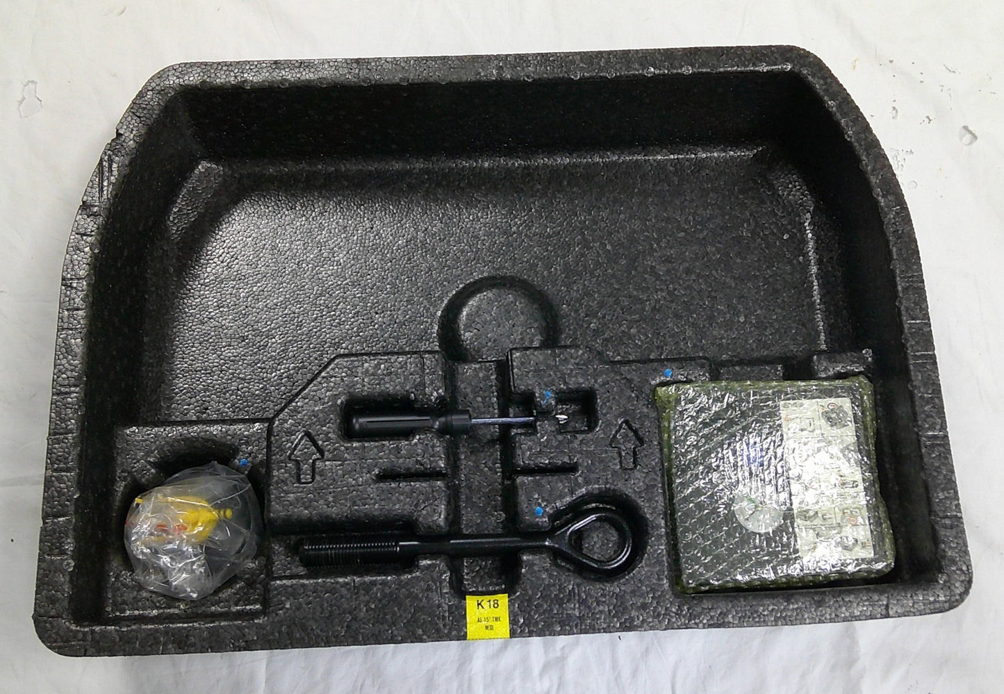 2017 - 2022 Hyundai Ioniq Wheel Repair Compressor Tool Kit 09149-G2910 M5