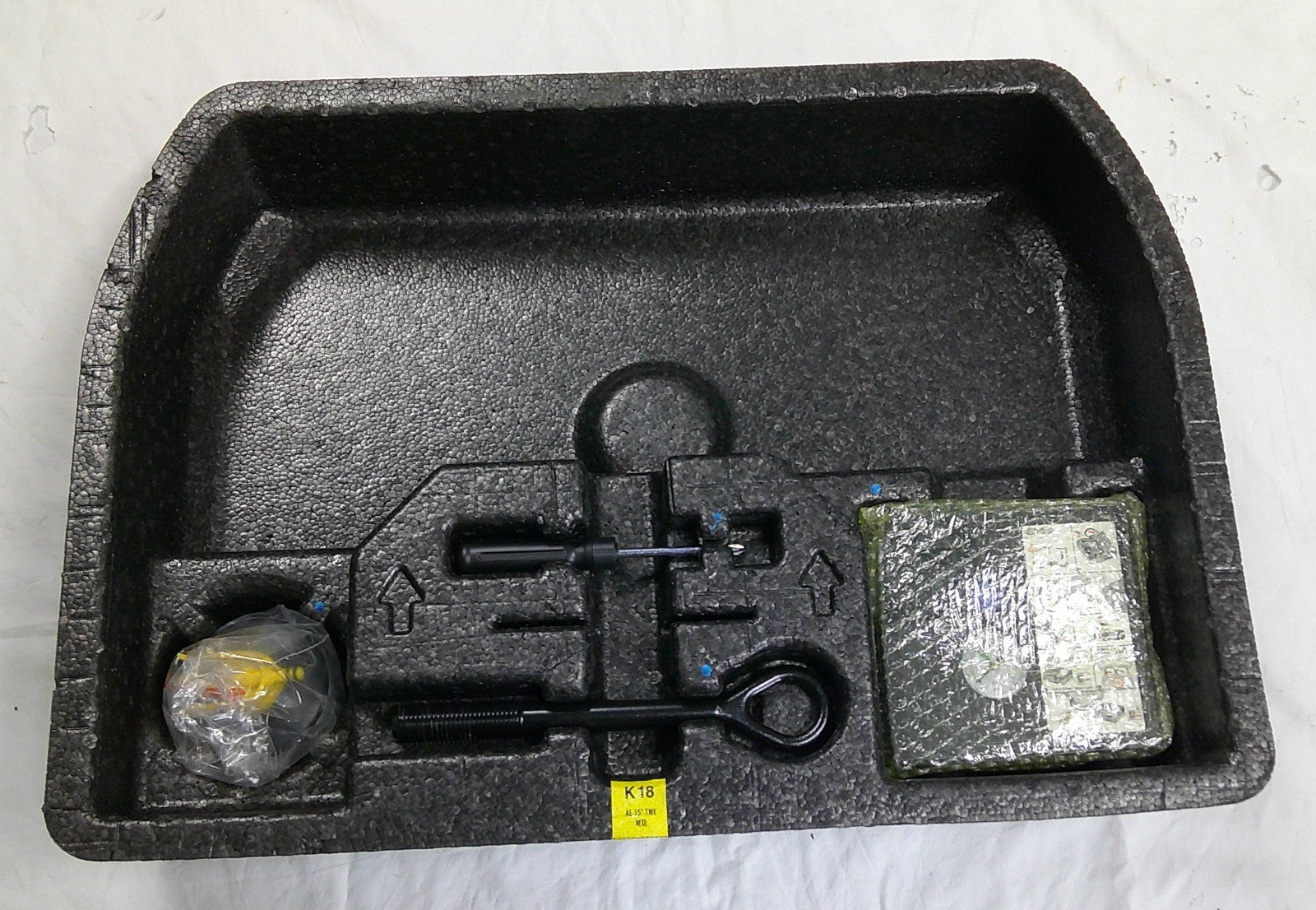 2017 - 2022 Hyundai Ioniq Wheel Repair Compressor Tool Kit 09149-G2910 M5