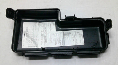 Volvo XC90 S60 XC70 Relay Fuse Box Lid Top Cover Trim 30728133 Free Shipping  R1 - RarePartsFinder.Com