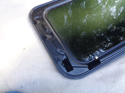 97 - 05 BUICK PARK AVENUE OEM SUNROOF GLASS SCRATCH SPECIAL FREE SHIPPING!