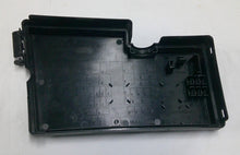 05 - 09 Ford  Mustang Engine Compartment Relay Fuse Cover Lid 6R3Z14A003A R2