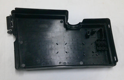 05 - 09 Ford  Mustang Engine Compartment Relay Fuse Cover Lid 6R3Z14A003A R2