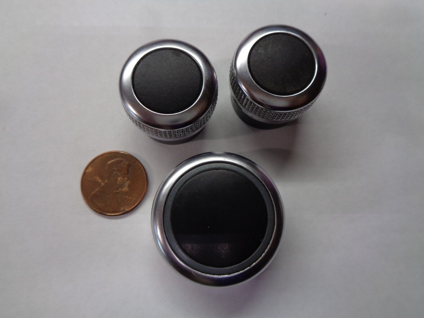 2006 AUDI  A6 RADIO STEREO TUNER CONTROL KNOB SET OEM FREE SHIPPING! - RarePartsFinder.Com