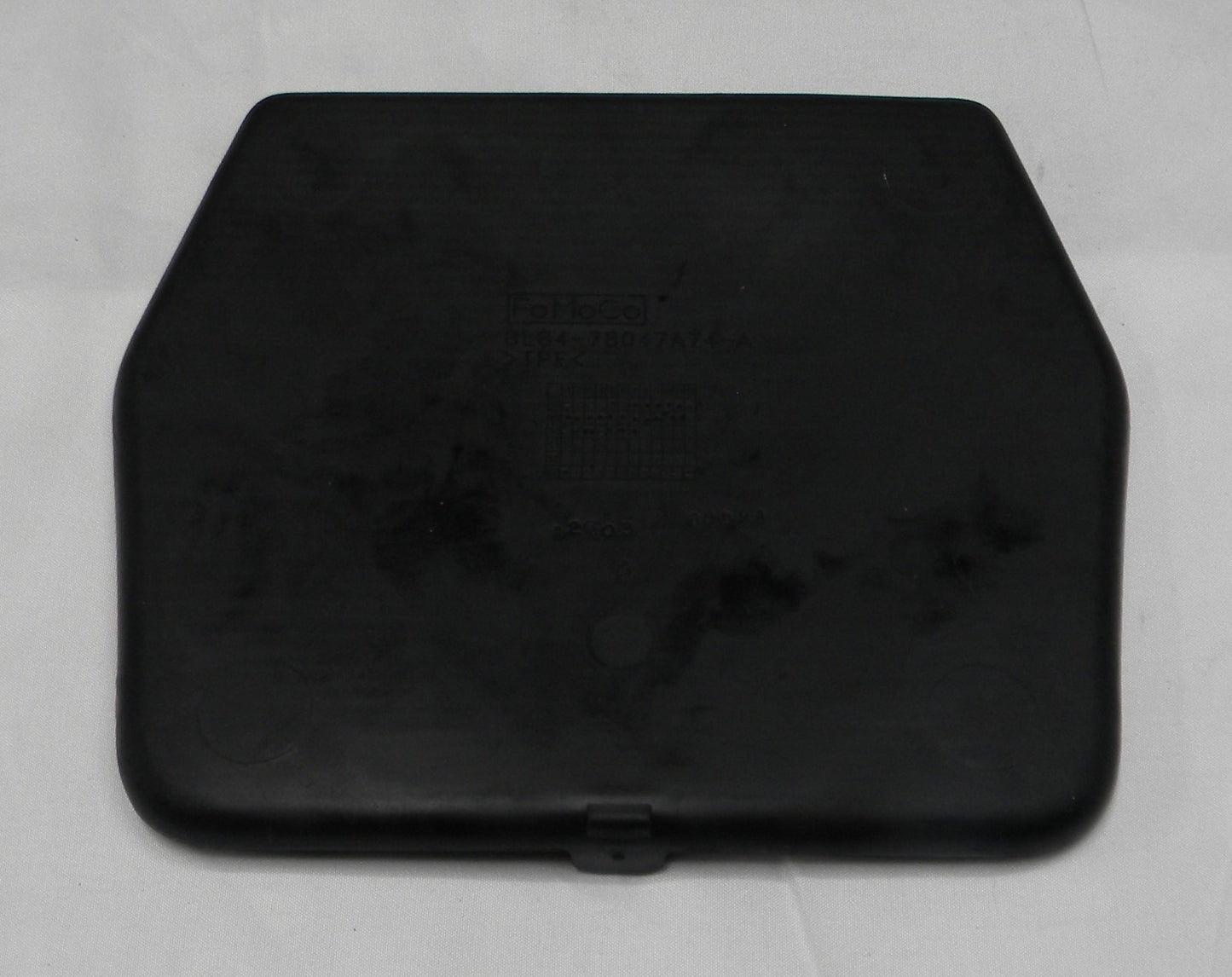 2008 -2012 ESCAPE MARINER CENTER CONSOLE RUBBER STORAGE MAT 8L84-78047A74-A  A20