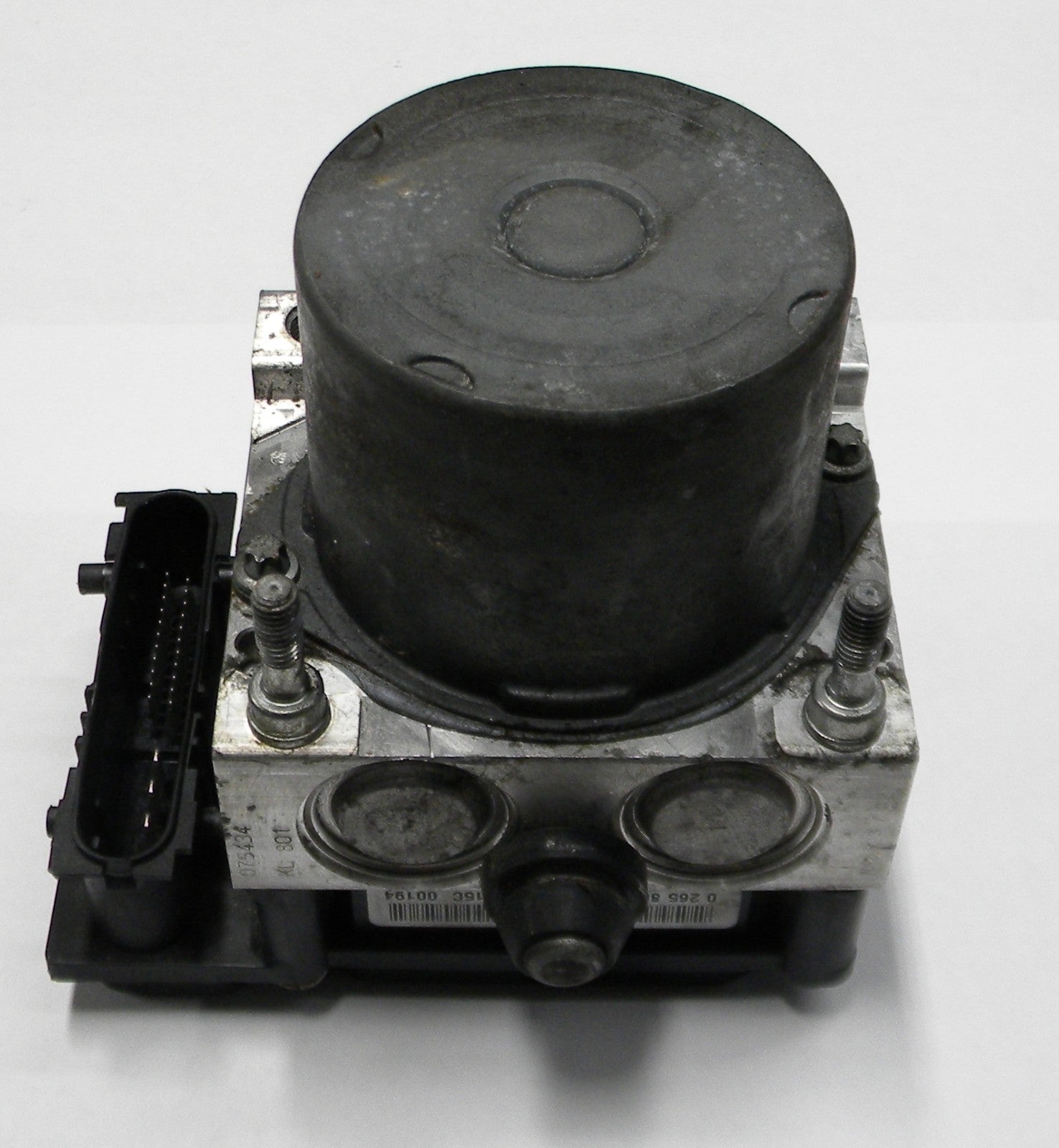 2005 - 2006 Subaru Legacy ABS Anti-Lock Brake Pump Control  27534-AG02A  M13