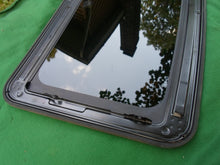 2003 GMC ENVOY XL  YEAR SPECIFIC SUNROOF GLASS  NO ACCIDENT OEM FREE SHIPPING!