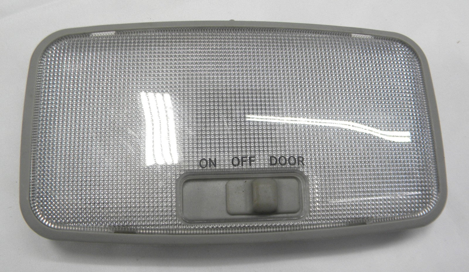 2009 - 2013 Toyota Matrix Roof Overhead Map Reading Dome Light  26465-5Z000 B5