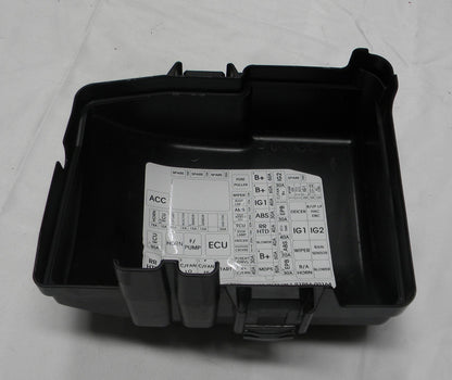 2014 Kia Cadenza Fuse Relay Cover OEM 91956-00164  B5