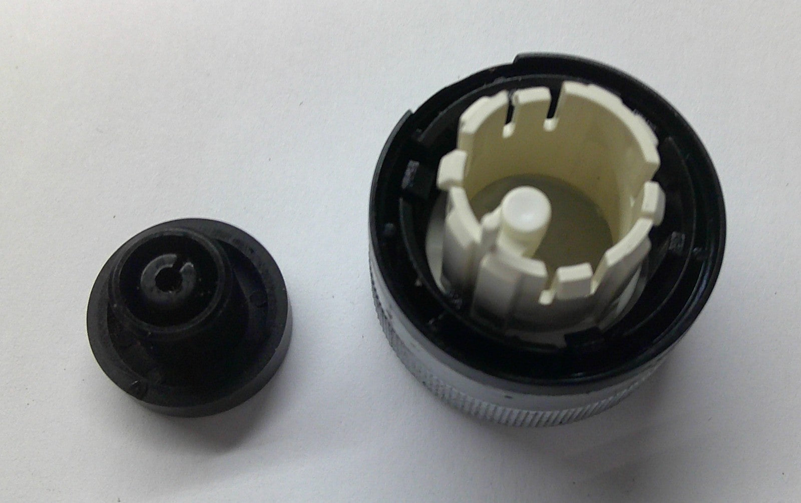 2005 2006 INFINITI G35 RADIO STEREO TUNER CONTROL KNOB SET OEM - RarePartsFinder.Com