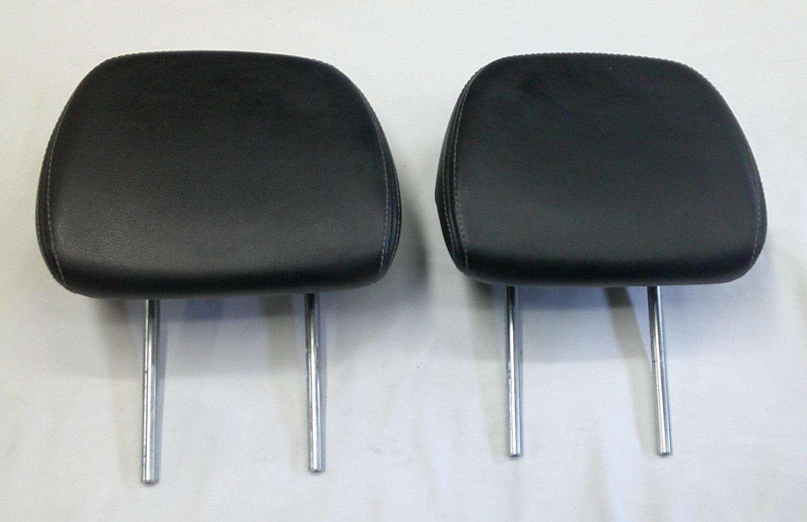 2007 - 2009 MITSUBISHI OUTLANDER REAR SEAT HEADREST SET OEM FREE SHIPPING!