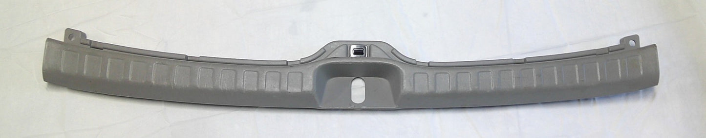 04 - 07 Toyota Highlander Gray OEM Trunk Sill Cover Trim 58387-48040  M3