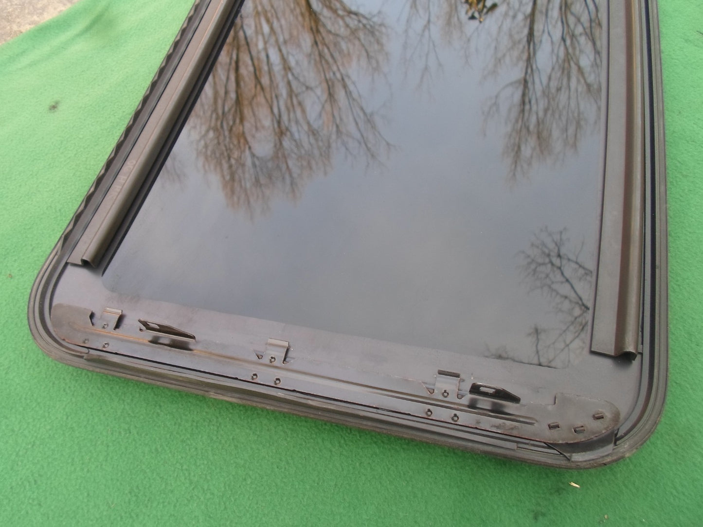 2009 CHEVY HHR YEAR SPECIFIC OEM FACTORY SUNROOF GLASS PANEL FREE SHIPPING!
